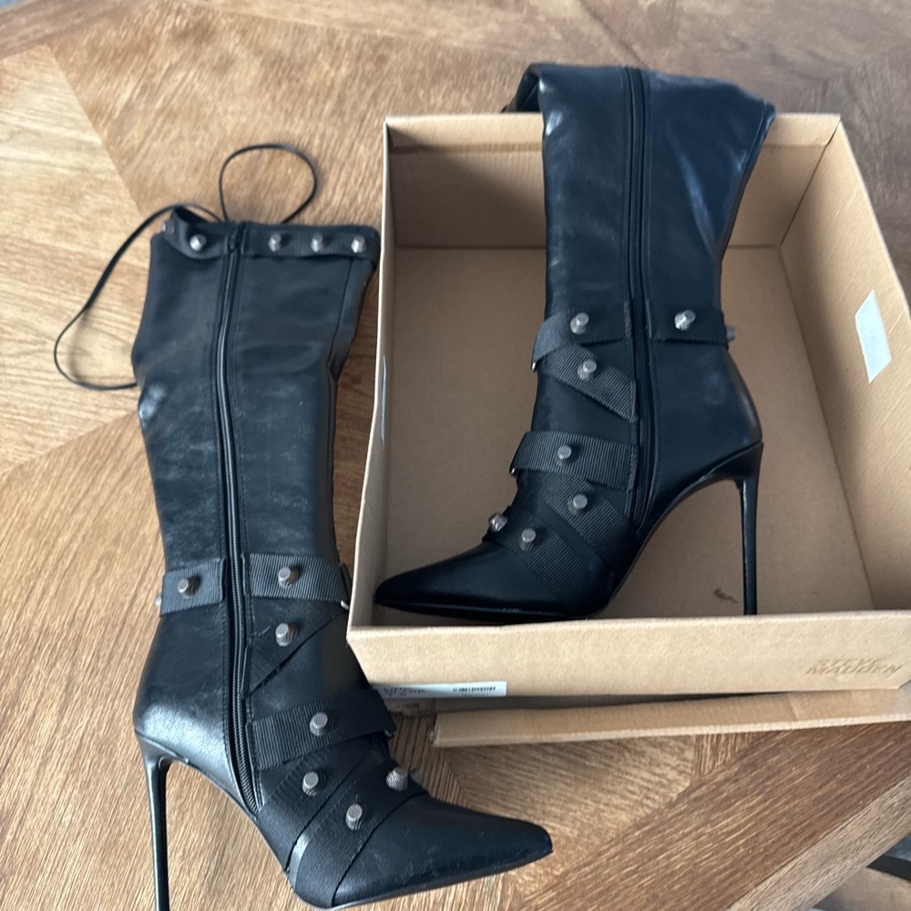 Black heel boots